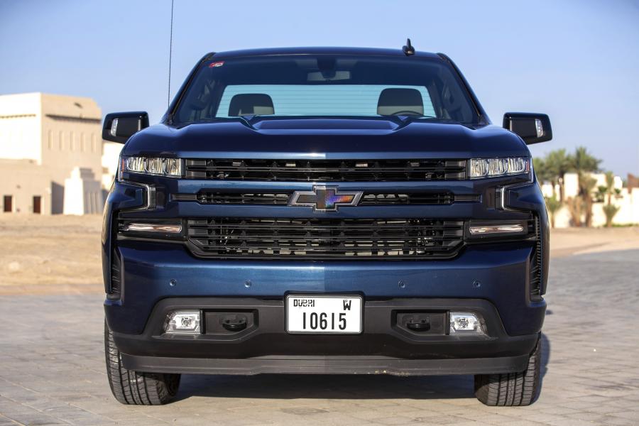  Chevrolet Silverado RST Regular Cab 2019 года  (UAE) (фото 2 из 19)